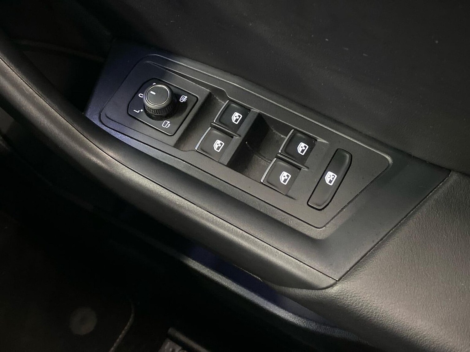 Used Volkswagen T-Roc 2021 for sale - 76287299: Photo 21