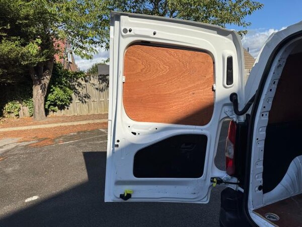 Used Peugeot Partner 2020 for sale - 76127315: Photo 50