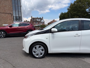 Used Toyota AYGO 2017 for sale - 79412106: Photo