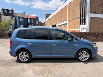 Used Volkswagen Touran 2011 for sale - 79413066: Photo