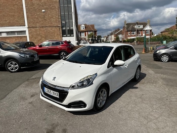 Used Peugeot 208 2015 for sale - 79553492: Photo