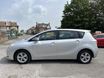 Used Toyota Verso 2010 for sale - 79011742: Photo