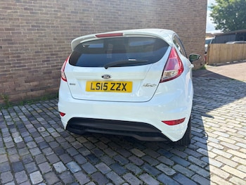 Used Ford Fiesta 2015 for sale - 78814159: Photo