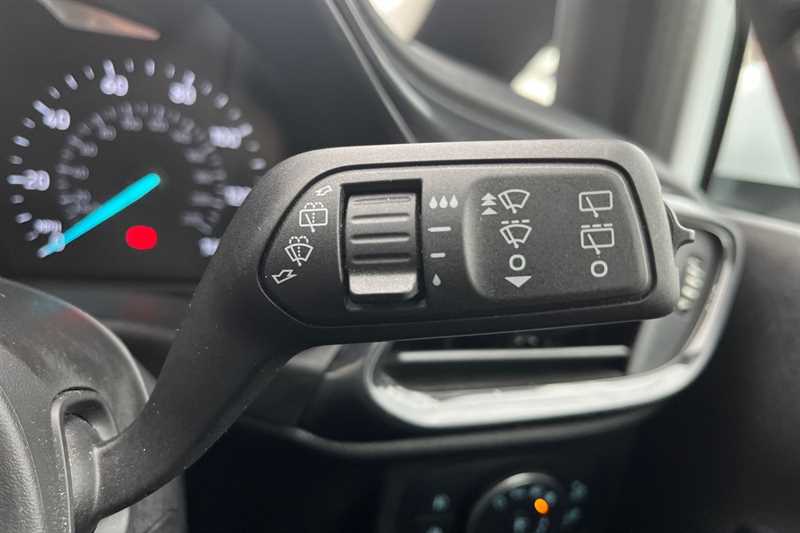 Used Ford Fiesta 2018 for sale - 76888997: Photo 24