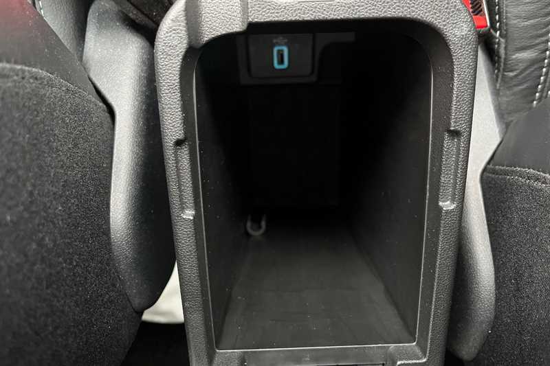 Used Ford Fiesta 2018 for sale - 76888997: Photo 31