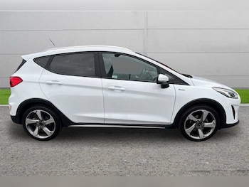 Used Ford Fiesta 2018 for sale - 76888997: Photo