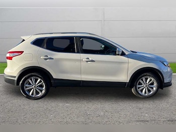 Used Nissan Qashqai 2017 for sale - 76668390: Photo