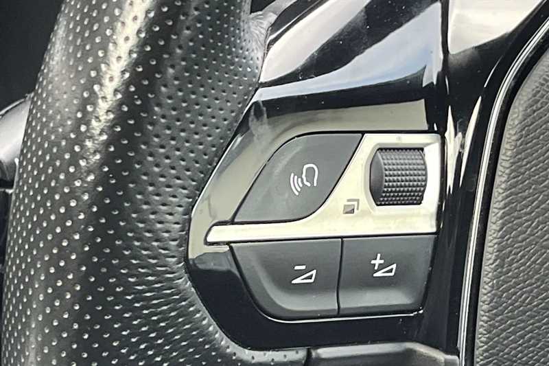 Used Peugeot 3008 2017 for sale - 77293614: Photo 16