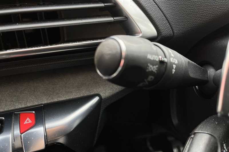 Used Peugeot 3008 2018 for sale - 76155268: Photo 26