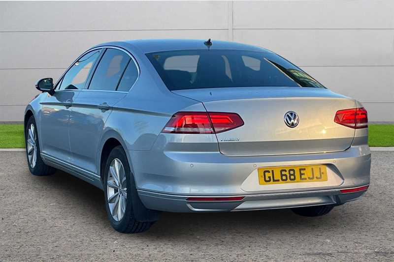 Used Volkswagen Passat 2018 for sale - 76668380: Photo 2