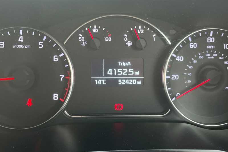 Used Kia Carens 2017 for sale - 76155286: Photo 14