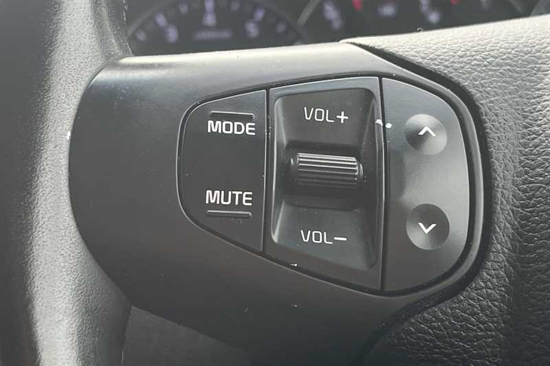 Used Kia Carens 2017 for sale - 76155286: Photo 16