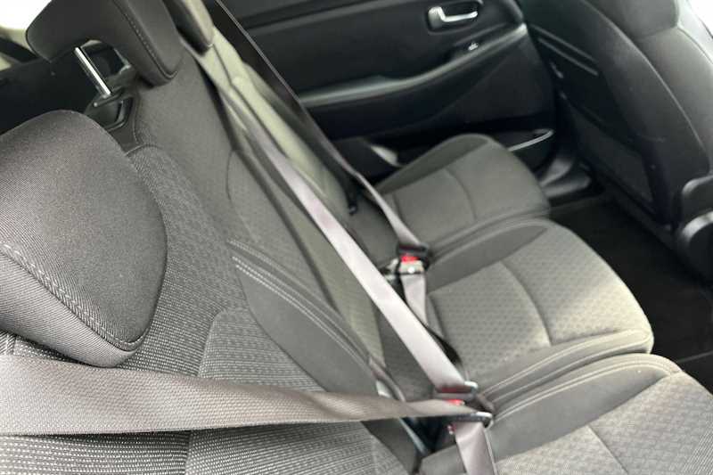 Used Kia Carens 2017 for sale - 76155286: Photo 19