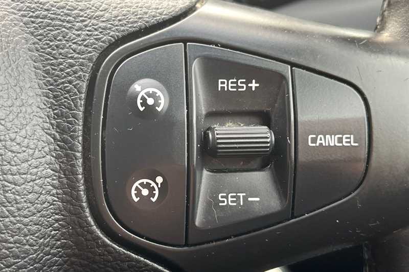 Used Kia Carens 2017 for sale - 76155286: Photo 21