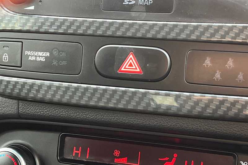Used Kia Carens 2017 for sale - 76155286: Photo 32