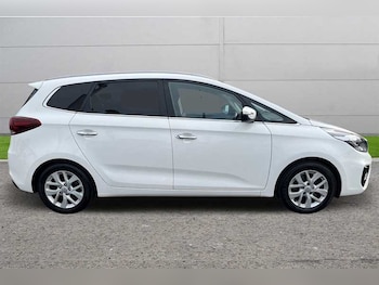 Used Kia Carens 2017 for sale - 76155286: Photo