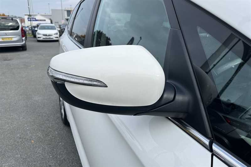 Used Kia Carens 2017 for sale - 76155286: Photo 41