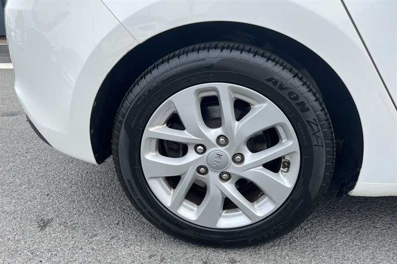 Used Kia Carens 2017 for sale - 76155286: Photo 6