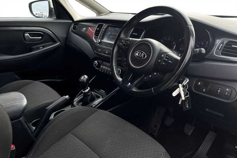 Used Kia Carens 2017 for sale - 76155286: Photo 8