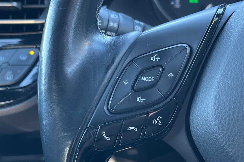 Used Toyota C-HR 2017 for sale - 76668369: Photo 16