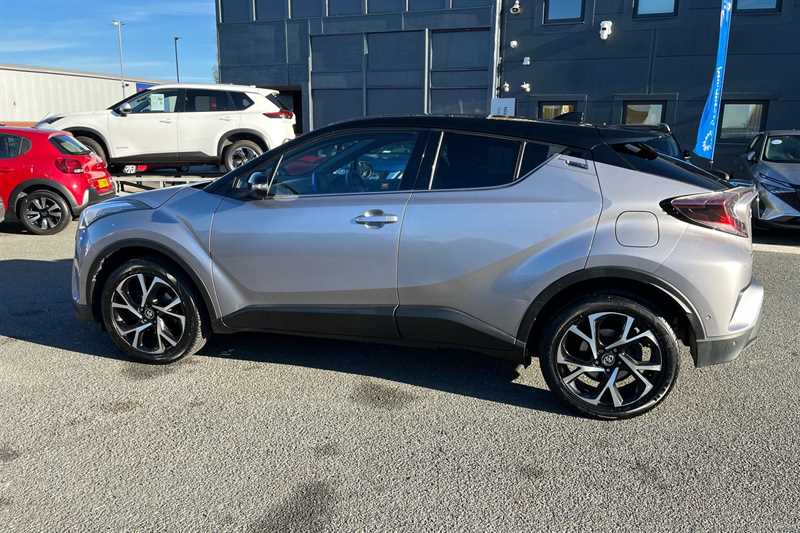 Used Toyota C-HR 2017 for sale - 76668369: Photo 47