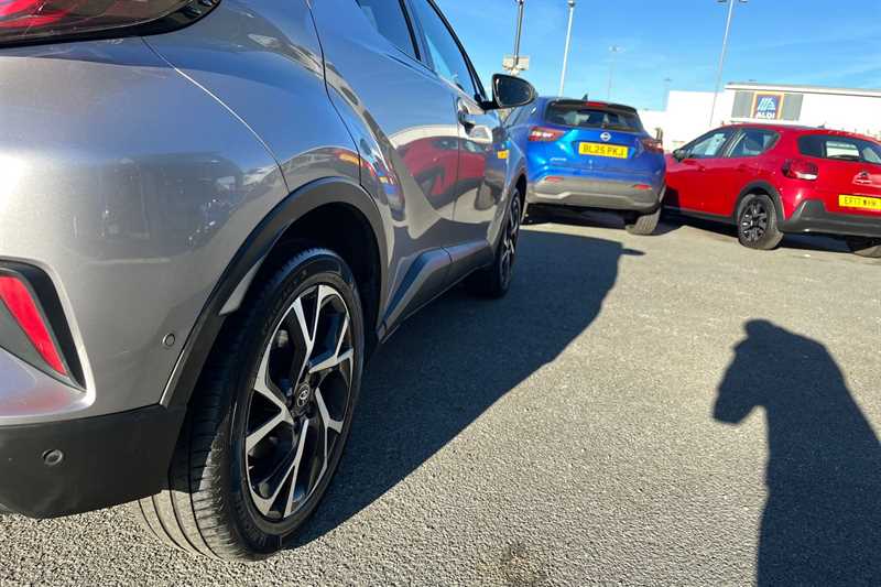 Used Toyota C-HR 2017 for sale - 76668369: Photo 48