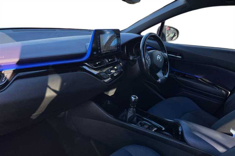 Used Toyota C-HR 2017 for sale - 76668369: Photo 7