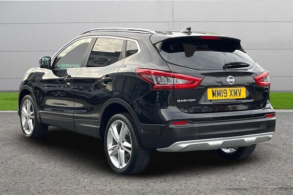 Used Nissan Qashqai 2019 for sale - 76272710: Photo 2