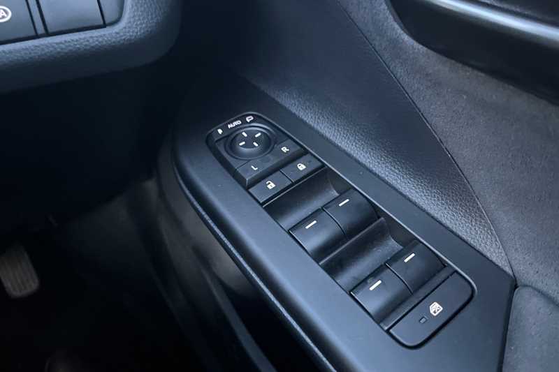 Used Toyota C-HR 2024 for sale - 77134095: Photo 19