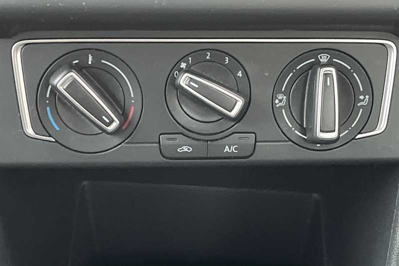 Used Volkswagen Polo 2016 for sale - 76760834: Photo 12