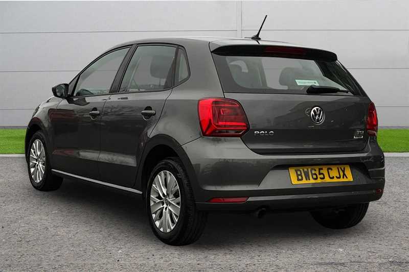 Used Volkswagen Polo 2016 for sale - 76760834: Photo 2
