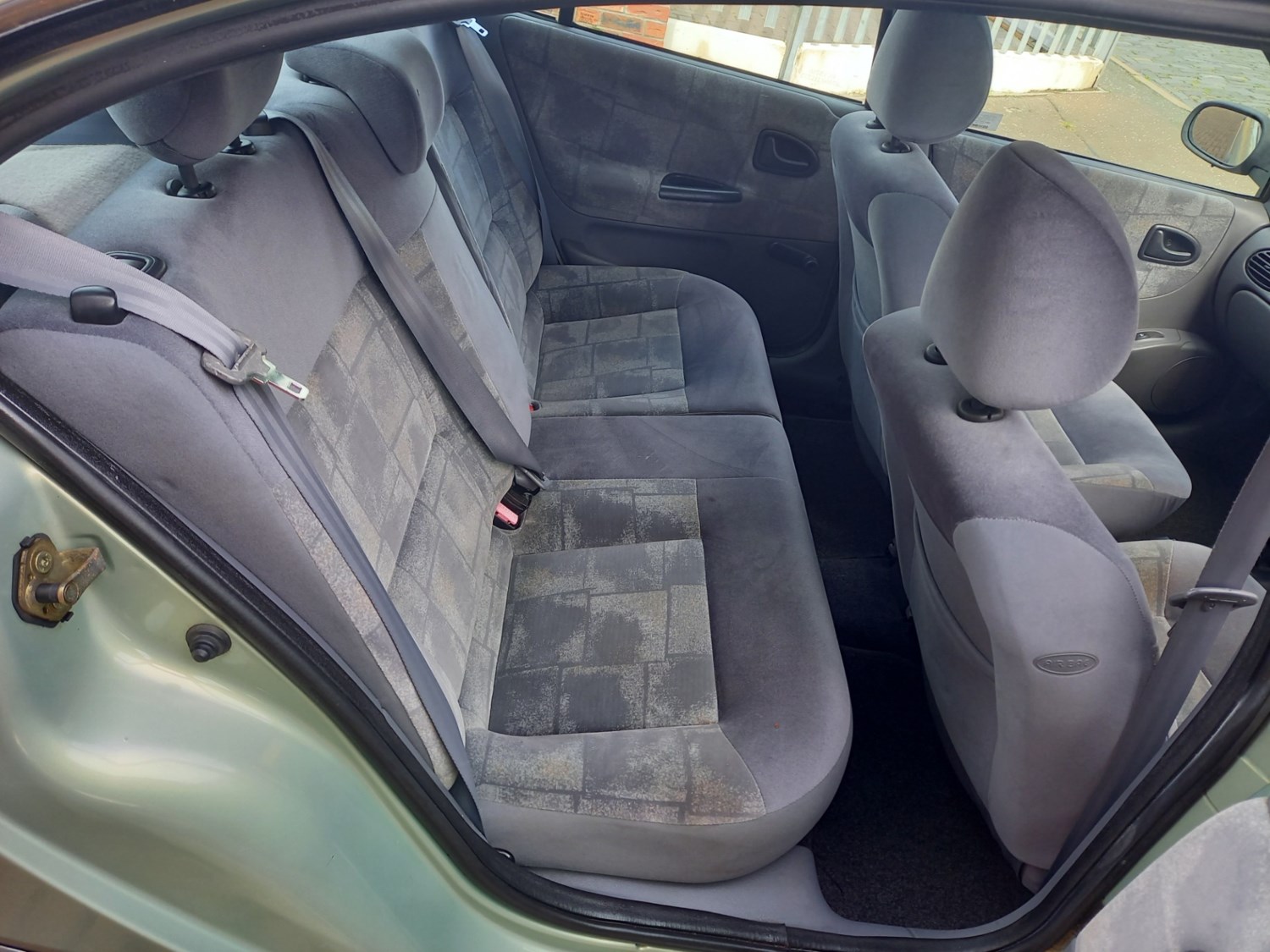 Renault Megane 2001 (Y) - 1.6 16V Expression + 5dr - Image 5