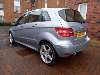 Used Mercedes-Benz B Class 2011 for sale - 76450411: Photo