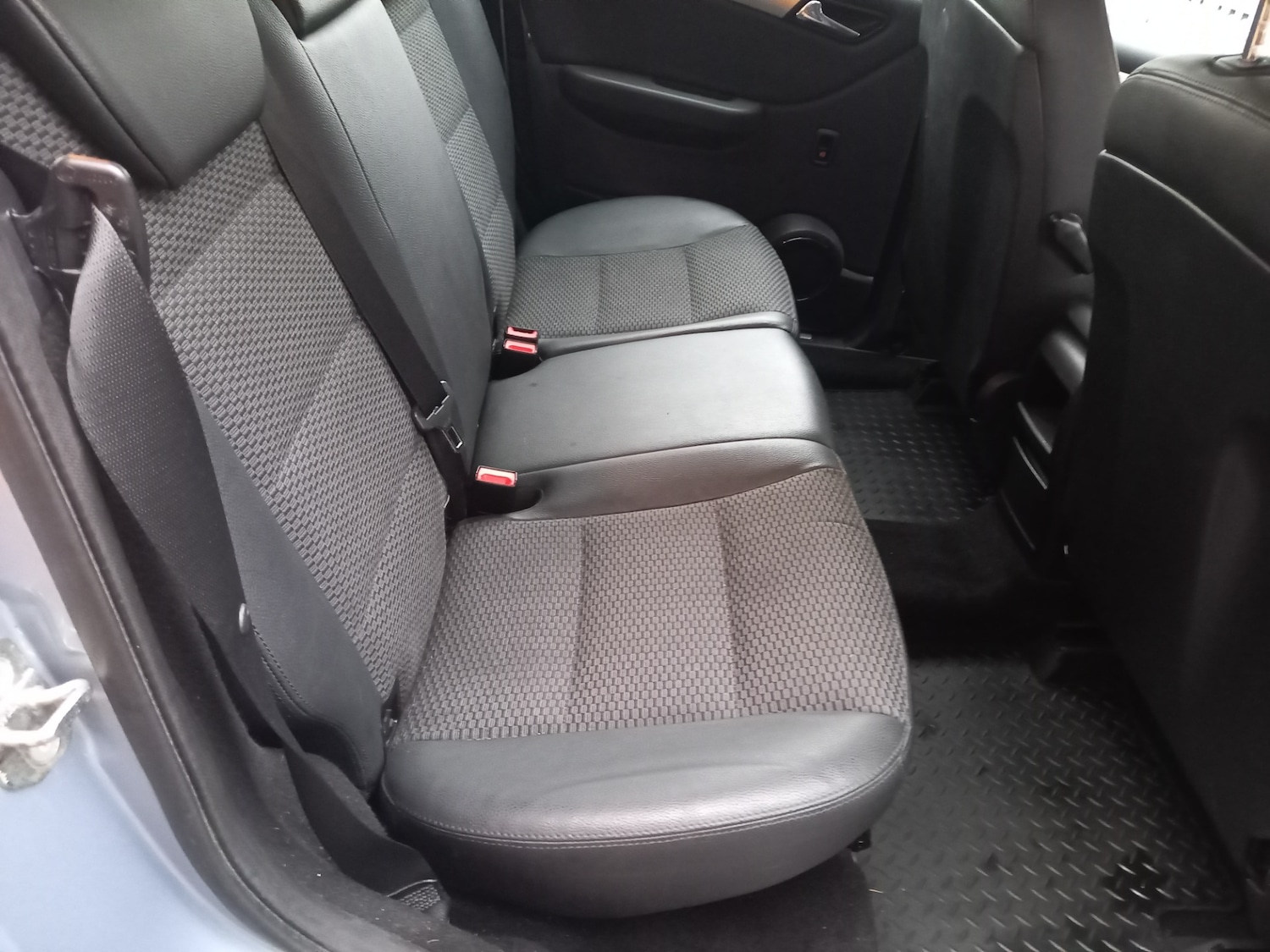 Used Mercedes-Benz B Class 2011 for sale - 76450411: Photo 5