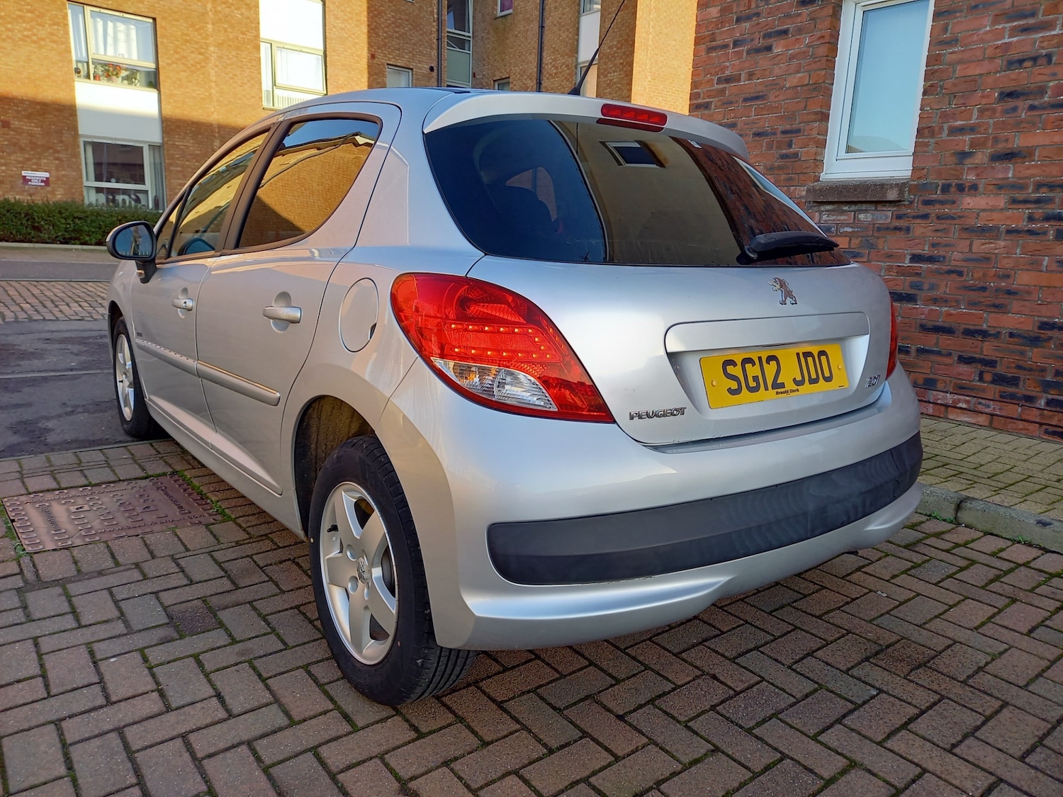 Used Peugeot 207 2012 for sale - 77045519: Photo 2