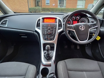 Used Vauxhall Astra 2014 for sale - 77474649: Photo