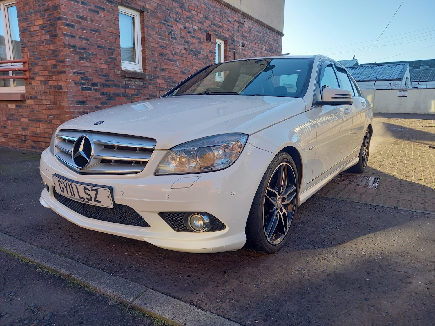 Used Mercedes-Benz C Class 2011 for sale - 76693160: Photo 1