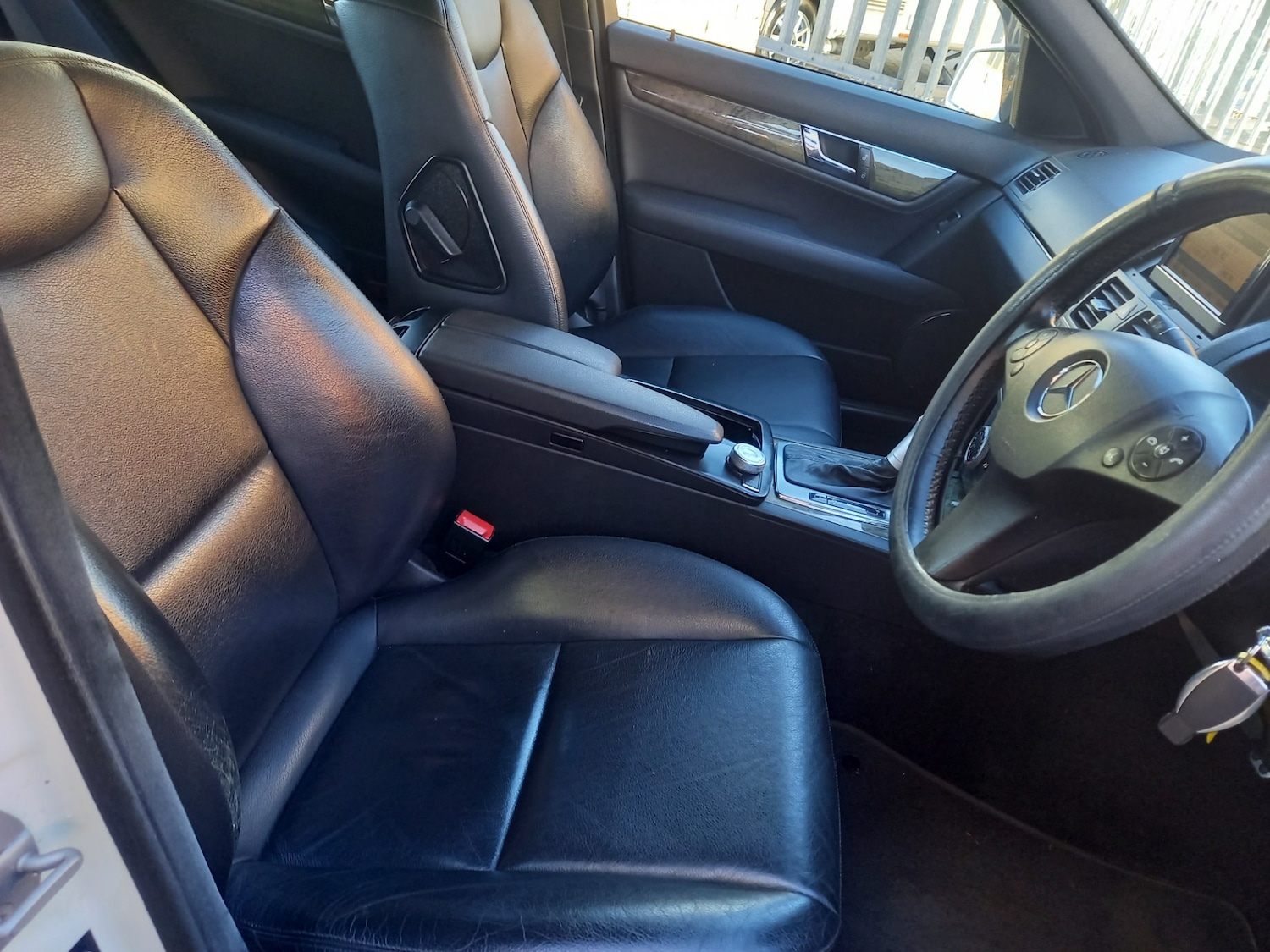 Used Mercedes-Benz C Class 2011 for sale - 76693160: Photo 4