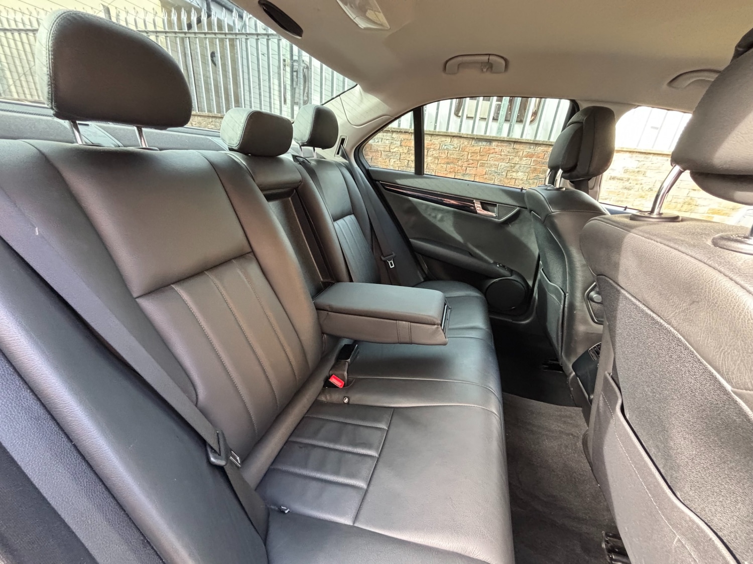 Used Mercedes-Benz C Class 2010 for sale - 77688250: Photo 5