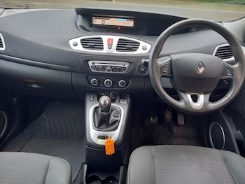 Used Renault Grand Scenic 2009 for sale - 76762473: Photo