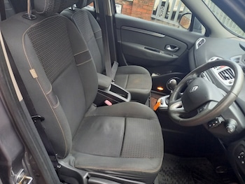 Used Renault Grand Scenic 2009 for sale - 76762473: Photo