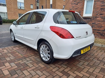 Used Peugeot 308 2011 for sale - 76461311: Photo