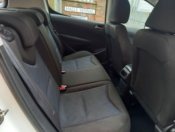 Used Peugeot 308 2011 for sale - 76461311: Photo