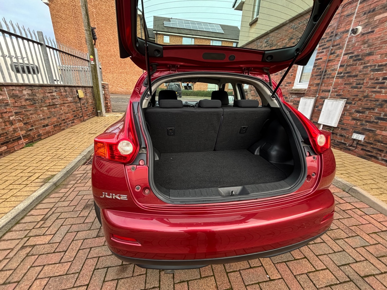 Used Nissan Juke 2011 for sale - 76576823: Photo 6