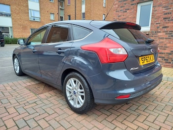 Used Ford Focus 2013 for sale - 76252414: Photo 2