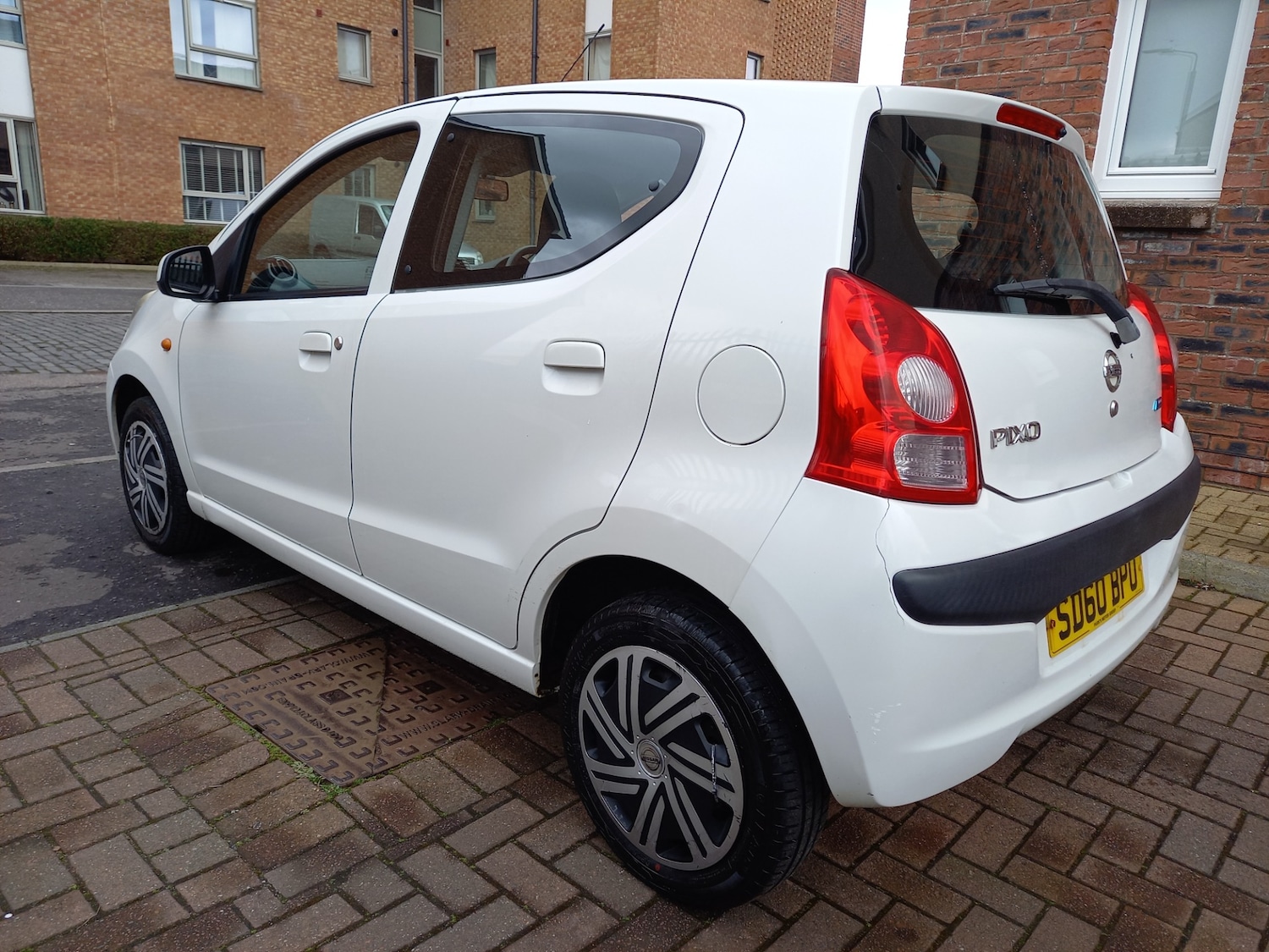 Used Nissan Pixo 2010 for sale - 78176845: Photo 2