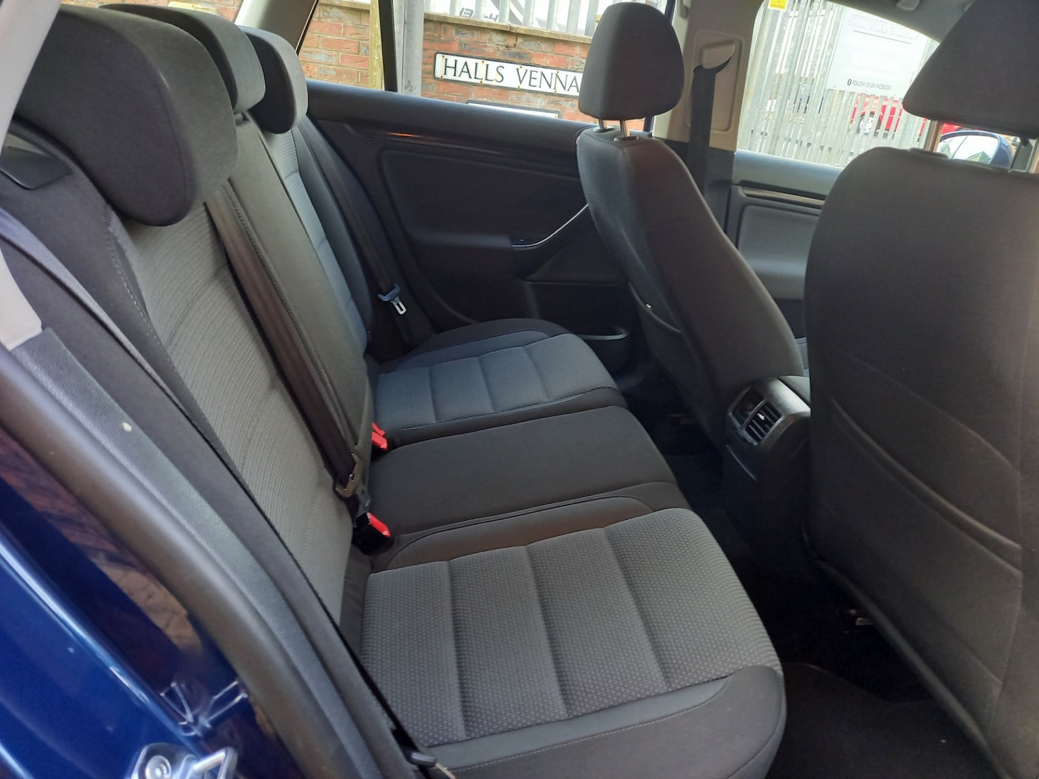 Used Volkswagen Golf 2011 for sale - 76505283: Photo 5