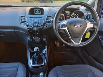 Used Ford Fiesta 2015 for sale - 76553938: Photo