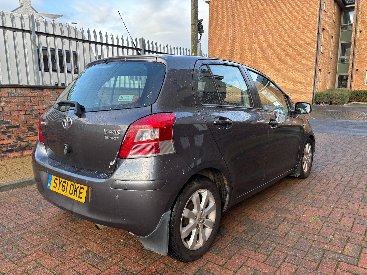 Used Toyota Yaris 2011 for sale - 76831271: Photo 2