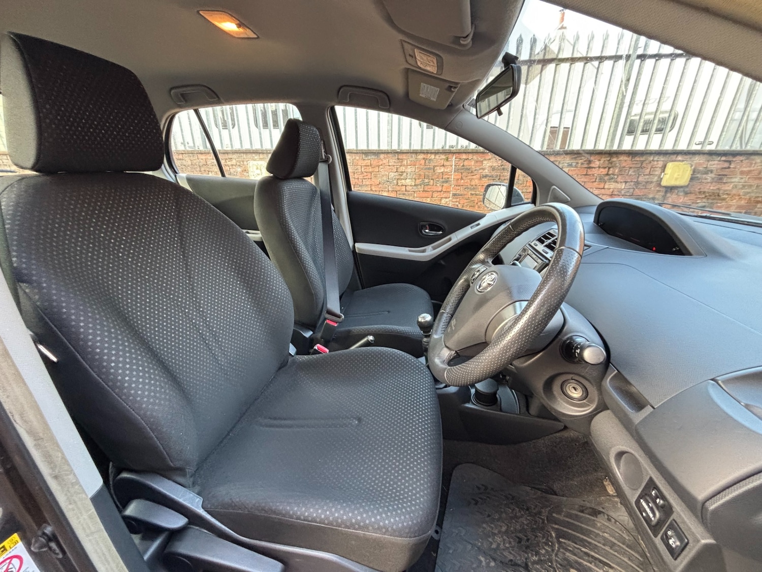 Used Toyota Yaris 2011 for sale - 76831271: Photo 3